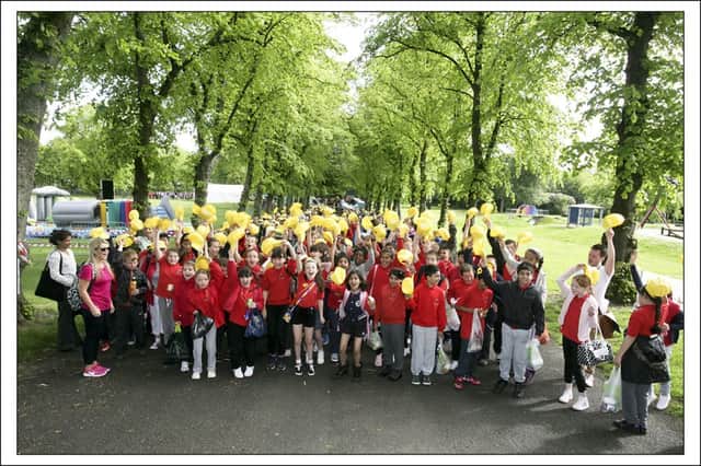 Crookfur primary take part in the Go Yellow 5k. Photo by Phil Rider.