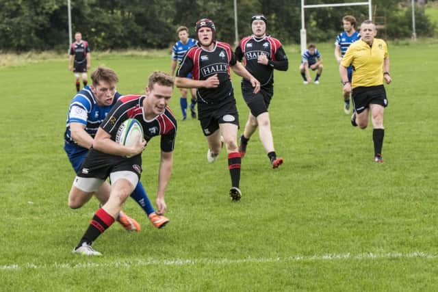 26-09-2015 Biggar RC v Whitecraigs.  Biggar won 46-27.  This was the last try in the match by Biggar.  Whitecraigs got back on the whistle. Picture Sarah Peters.