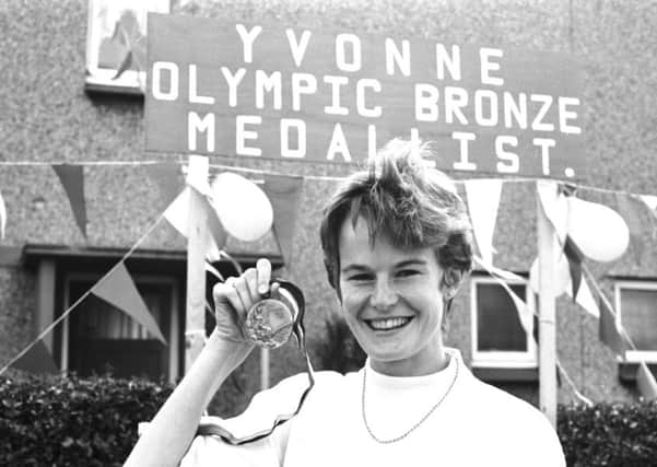 Yvonne Murray returns home from Seoul with her bronze medal in 1988