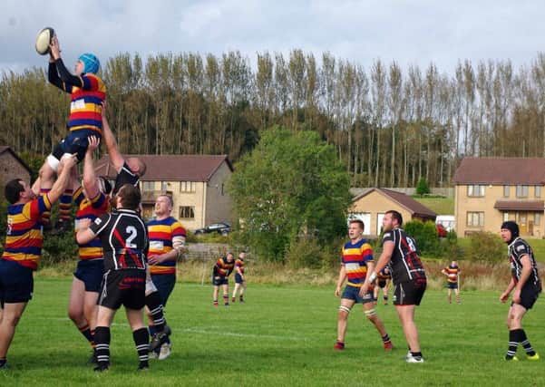Lenzie win a linout during their win at Cumbernauld (pic by Charlie Kearton)