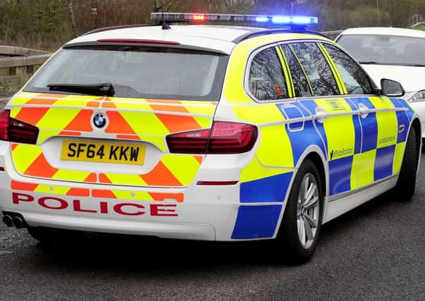 Criminals used a Volkswagen Passat with a flashing blue light to impersonate a police car