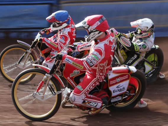 Action at Ashfield (pic by Ian Adam)