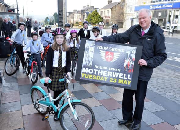 At the Tour Series launch, Councillor Allan Graham is pictured with pupils from Ladywell Primary School in Motherwell. (Pic by Jacqui Bradley)