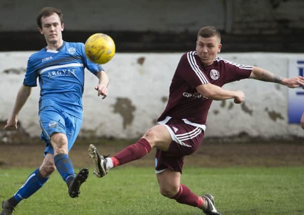 Nicky Prentice in action for Kilsyth Rangers against Petershill