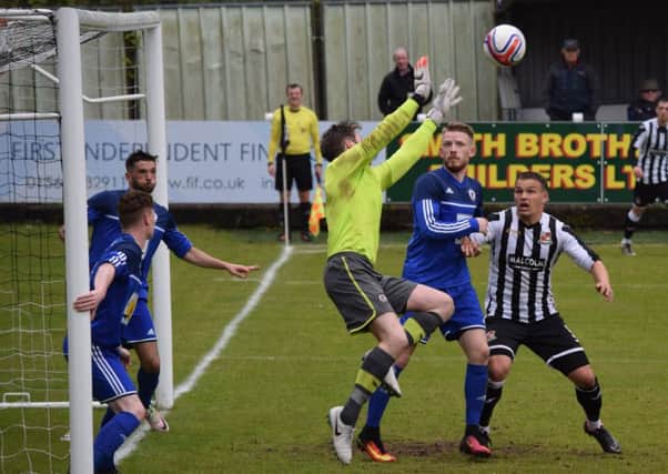 Michael McKinven's superb display helped Rob Roy to a vital point at Beith (pic by Neil Anderson)