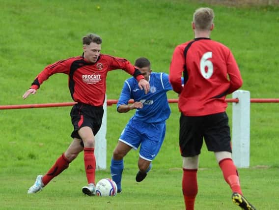 Action from Saturdays Thorniewood v Blantyre league opener (Pic by Alan Watson)