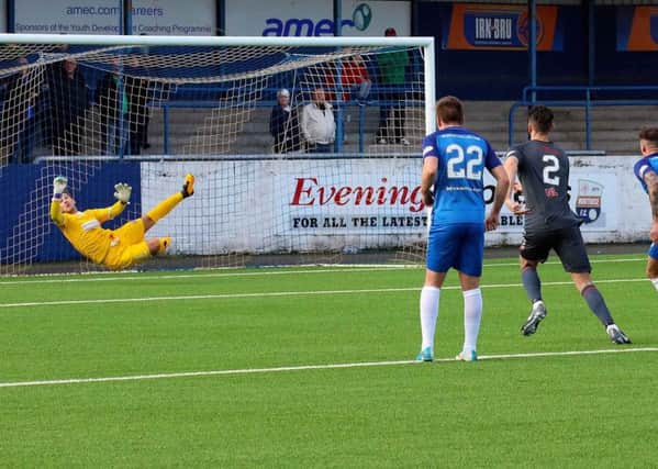Clyde keeper Blair Currie is beaten by Iain Campbells penalty equaliser (pic by Phoenix Photo Shop)