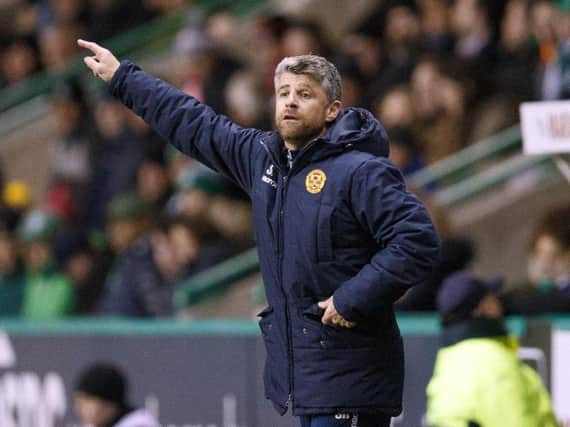 Motherwell manager Stephen Robinson gives instructions to his players during the 2-1 defeat to Hibs at Easter Road (Pic by Ian McFadyen)
