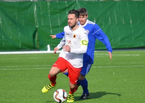 A goal by Jamie Hunter earned Rossvale a draw at Darvel on Saturday