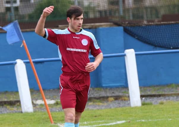 A goal by former Cumbernauld United striker Fraser Team put Cumbernauld Colts joint top of the Lowland League