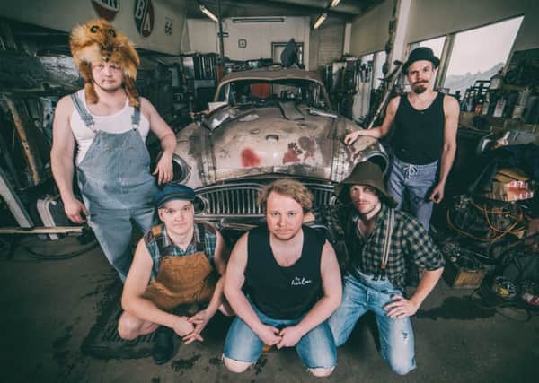 Steve 'n' Seagulls are playing a gig in glasgow to promote their third album.