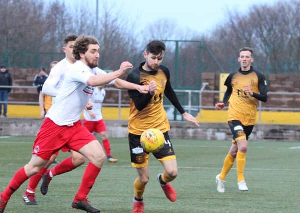 Ray Grant and Clyde had to settle for a point at Annan on Saturday (pic by Alan Watson).