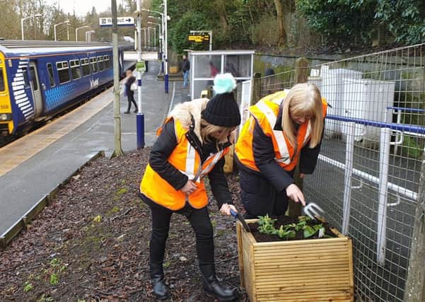 Volunteers get busy sprucing up Thornliebank Station