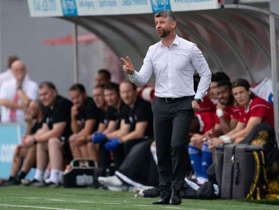 Stephen Robinson encourages his Motherwell troops at Hamilton Accies (Pic by Ian McFadyen)