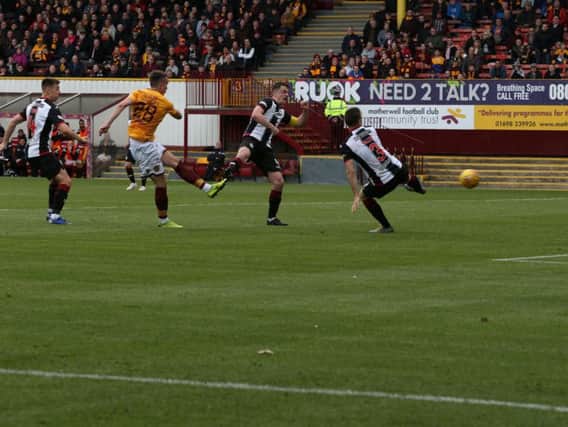 Who is this scoring a cracking 74th minute opener for Motherwell against St Mirren on May 4?