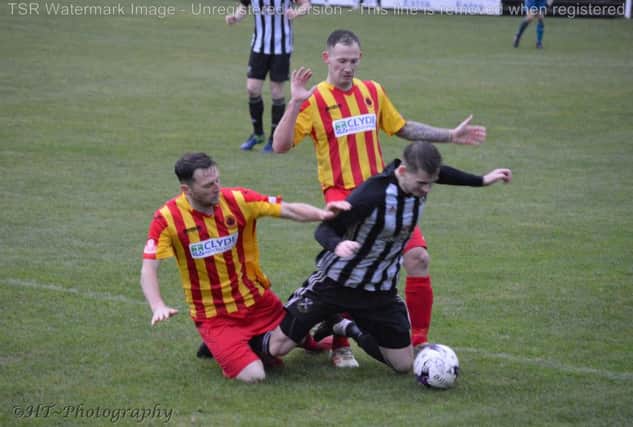 Action from Saturdays clash at Newlandsfield (pic courtesy of HT Photography/@dibsy_)